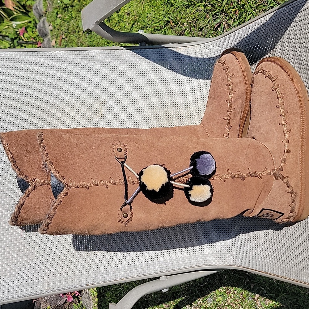 JUICY COUTURE SUEDE BOOTS - Picture 2 of 10